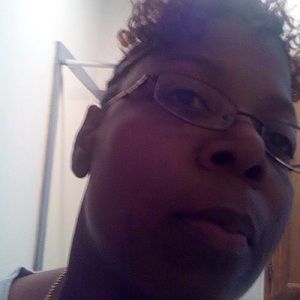 Meet your Posher, Yolanda